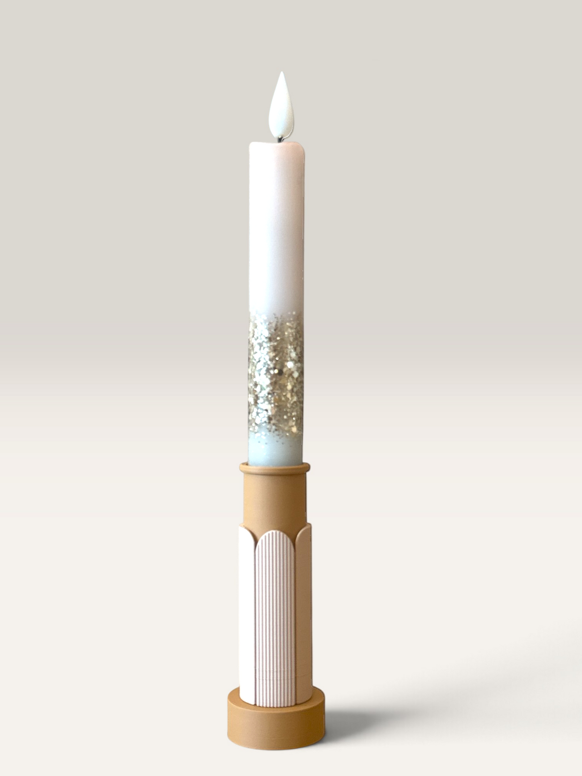 ModuForm ModuVase Mila kandelaar van biobased PLA met verticale lijnen en een witte LED-kaars met glitterdetail